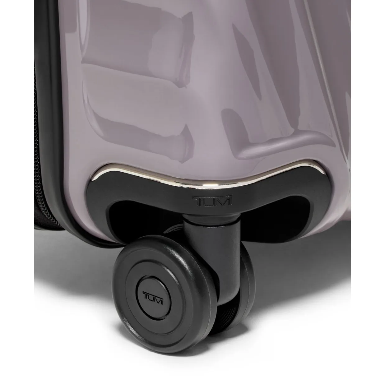 19 Degree Continental Expandable Carry-On