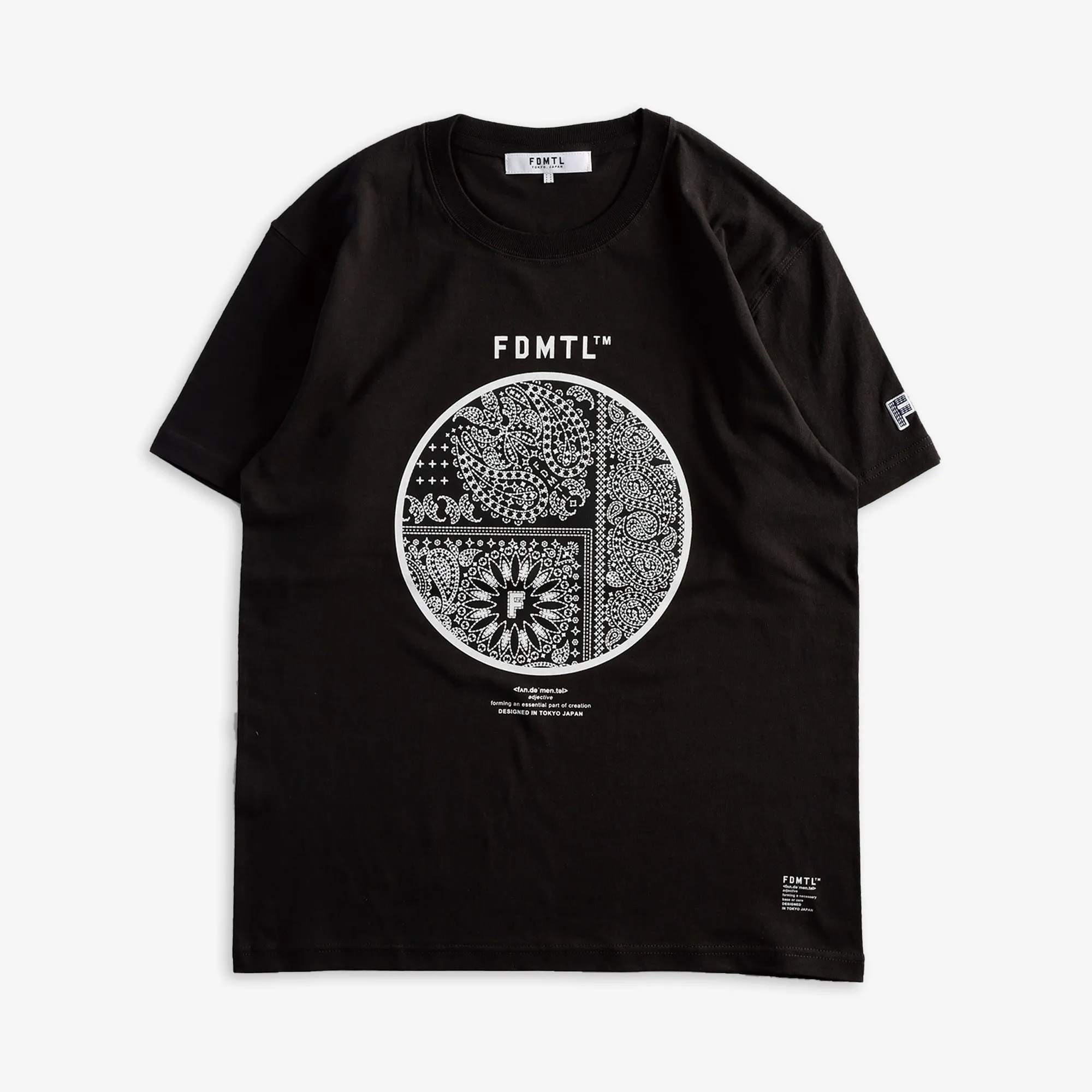 FDMTL | PRINTED PAISLEY TEE SUMI  { BLACK