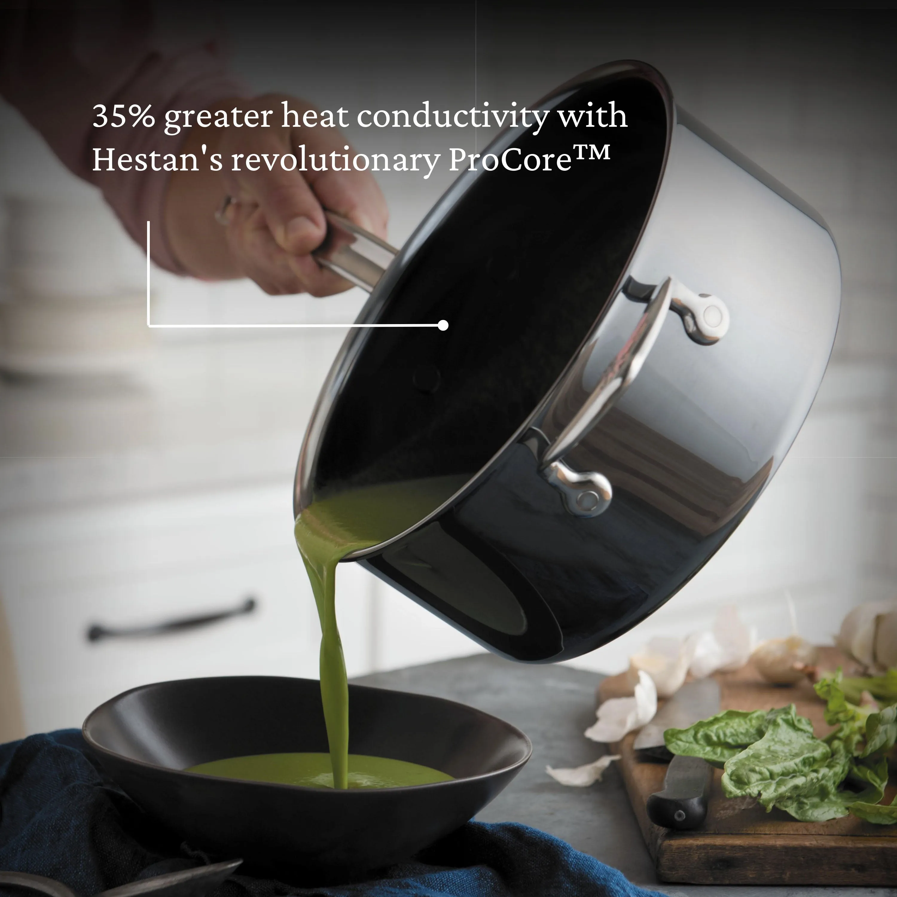 Hestan Nanobond Covered Saucepan w/helper handle - 4.0qt (22cm)