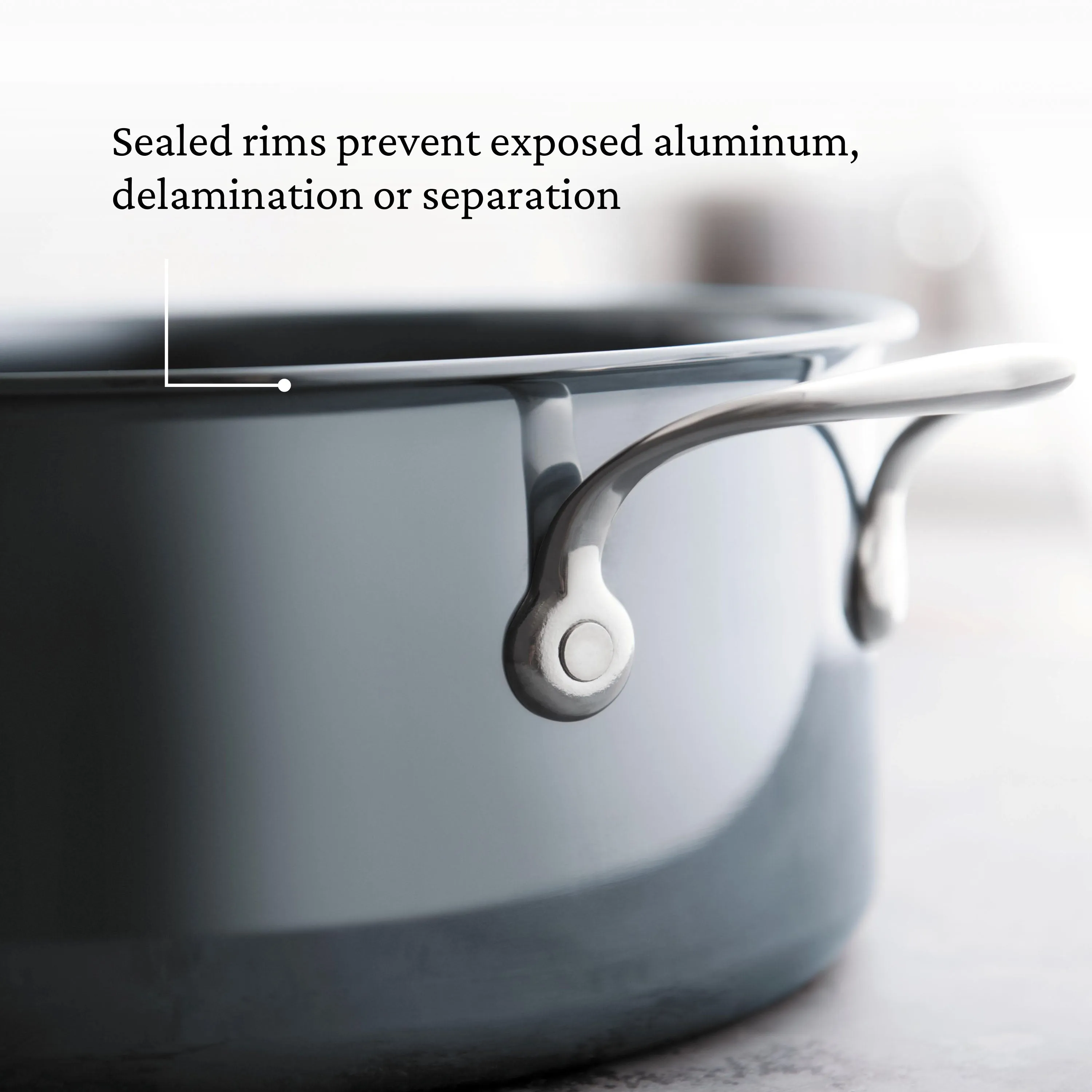 Hestan Nanobond Covered Saucepan w/helper handle - 4.0qt (22cm)