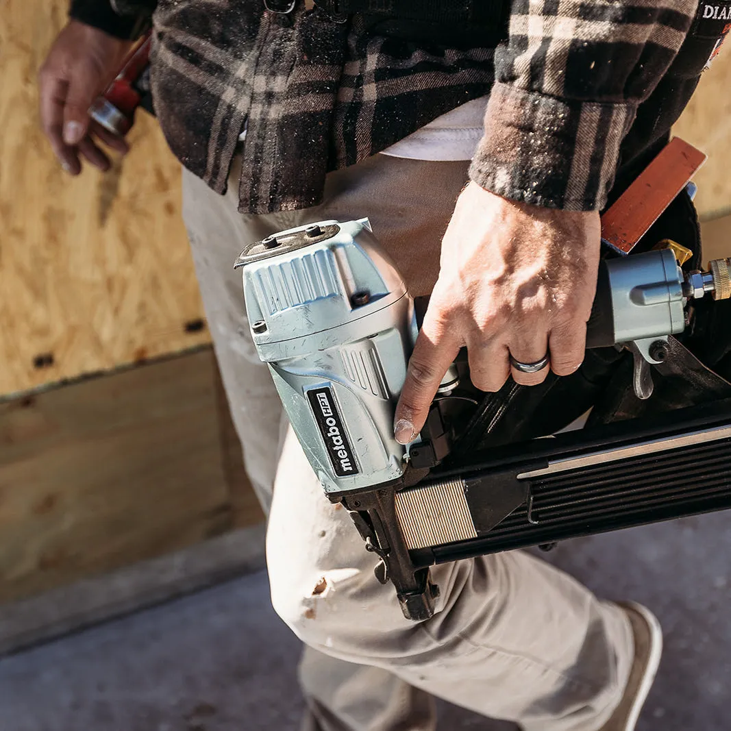 Metabo HPT N5008AC2 7/16” 16 Gauge Pneumatic Standard Crown Construction Stapler