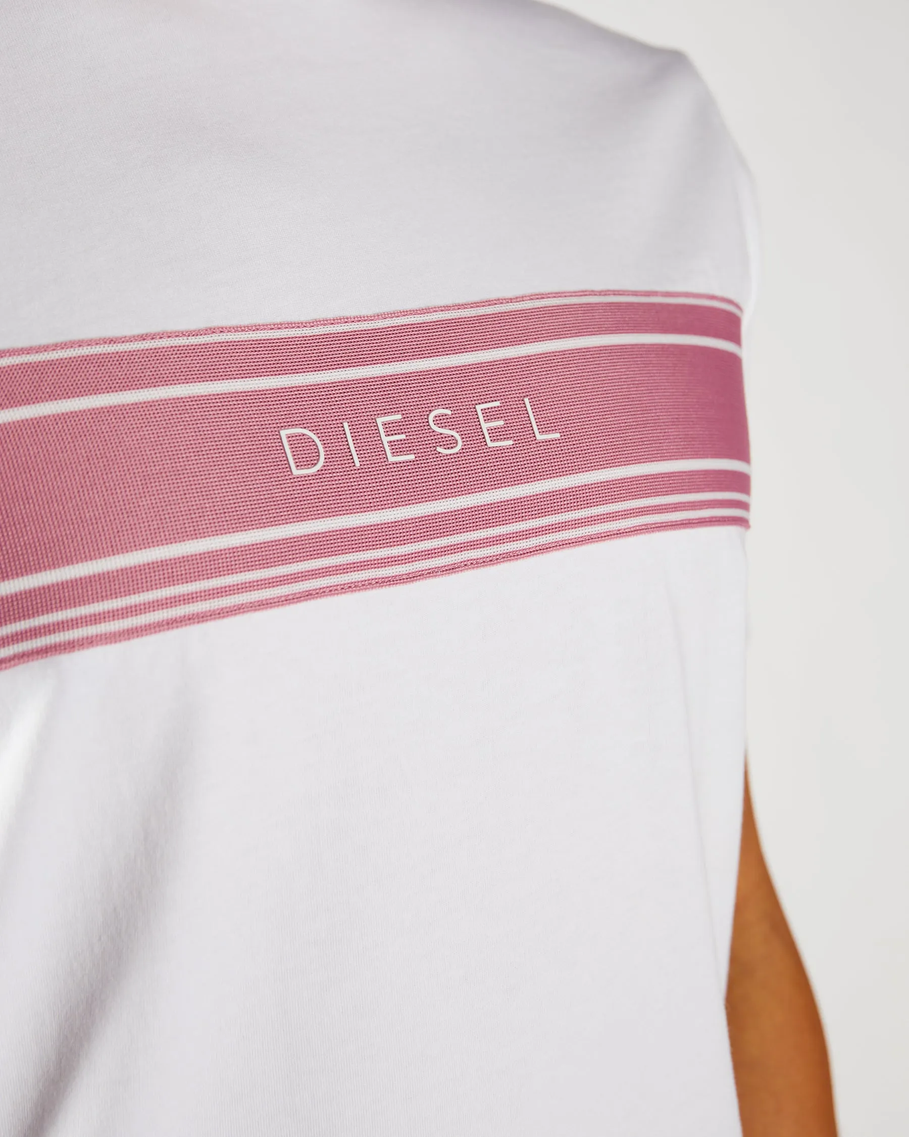 Raul Tee White