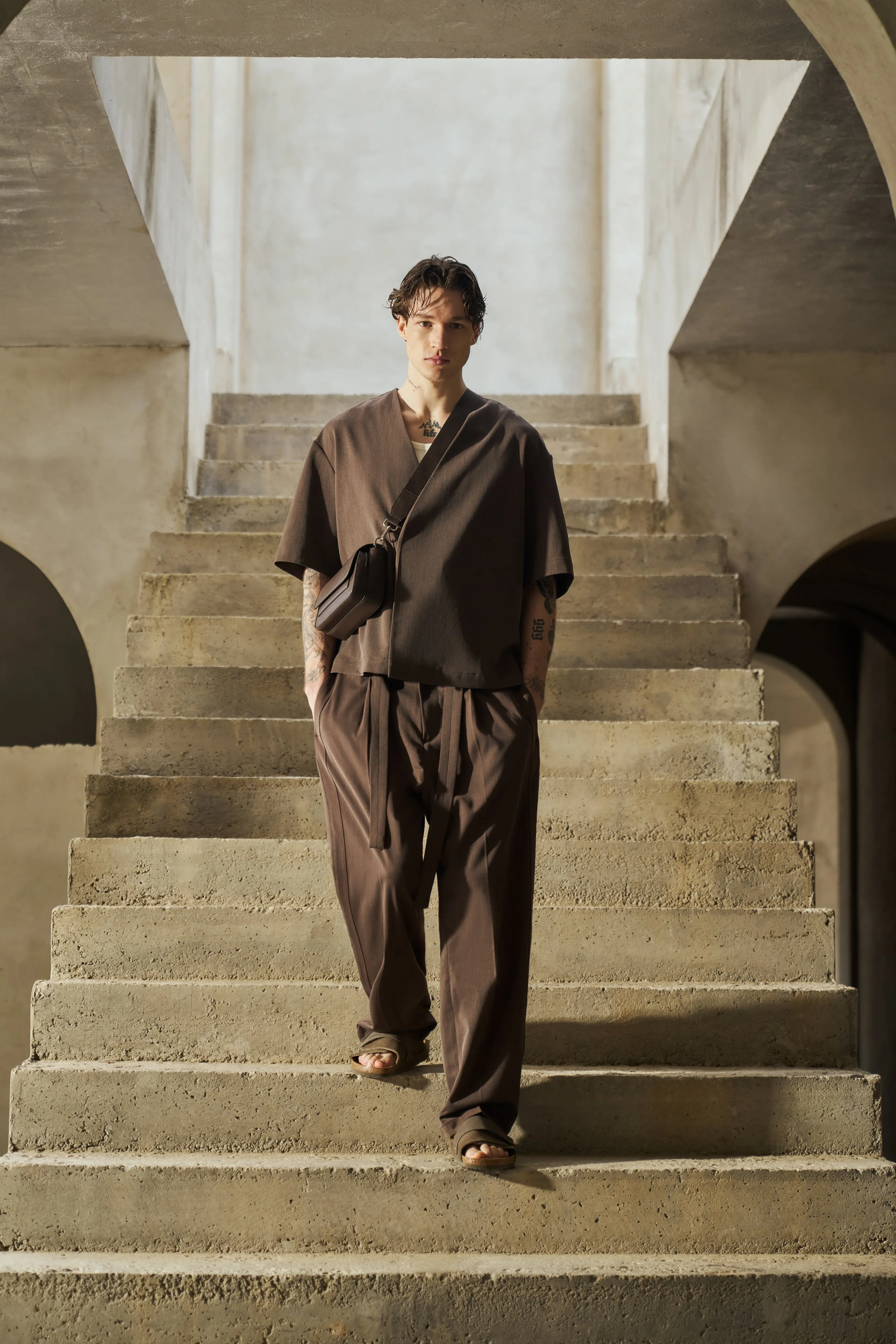 SMART WOVEN SHIRT - BROWN